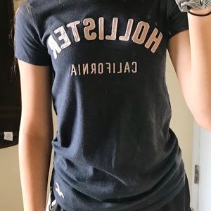hollister graphic tee